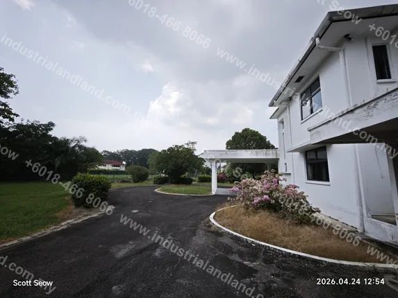 Georgetown Bungalow For Rent With Many Carpark Space