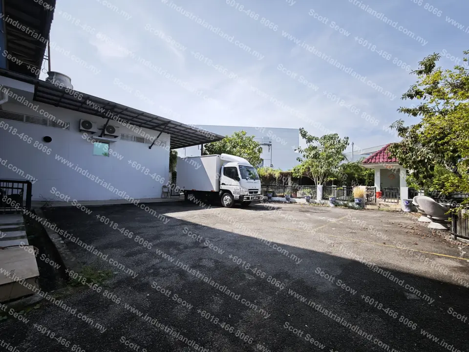Lorong Perusahaan Maju Factory Carpark Space