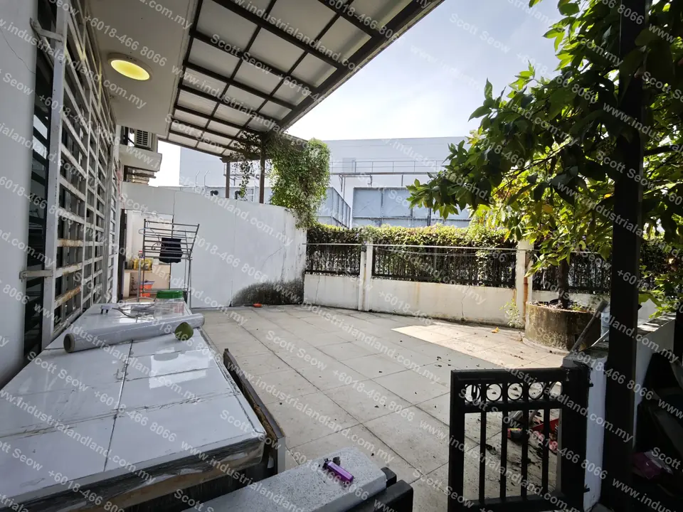 Lorong Perusahaan Maju Factory Worker Hostel