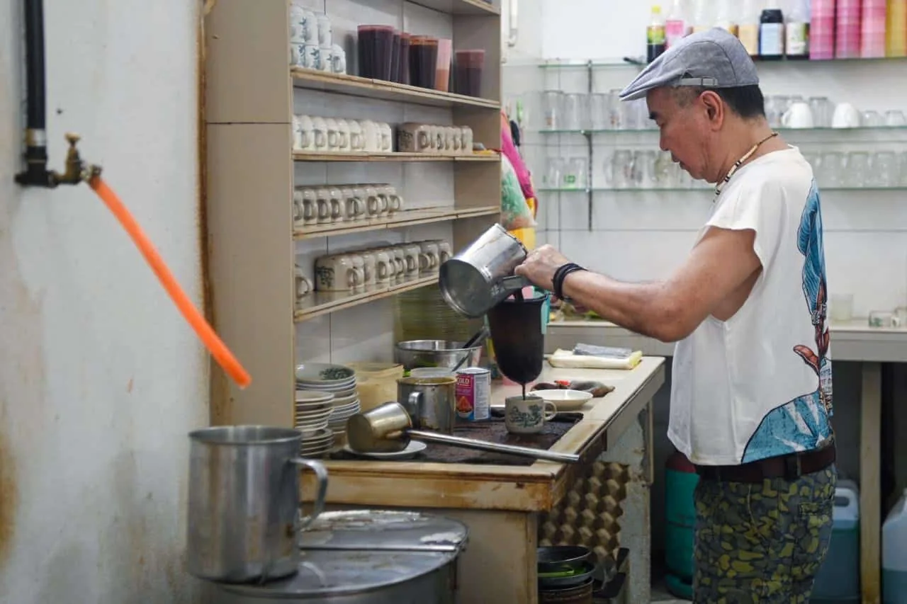 Coffee prepared the way the shop has always made it. Photo: Siew Chia En/Buletin Mutiara
