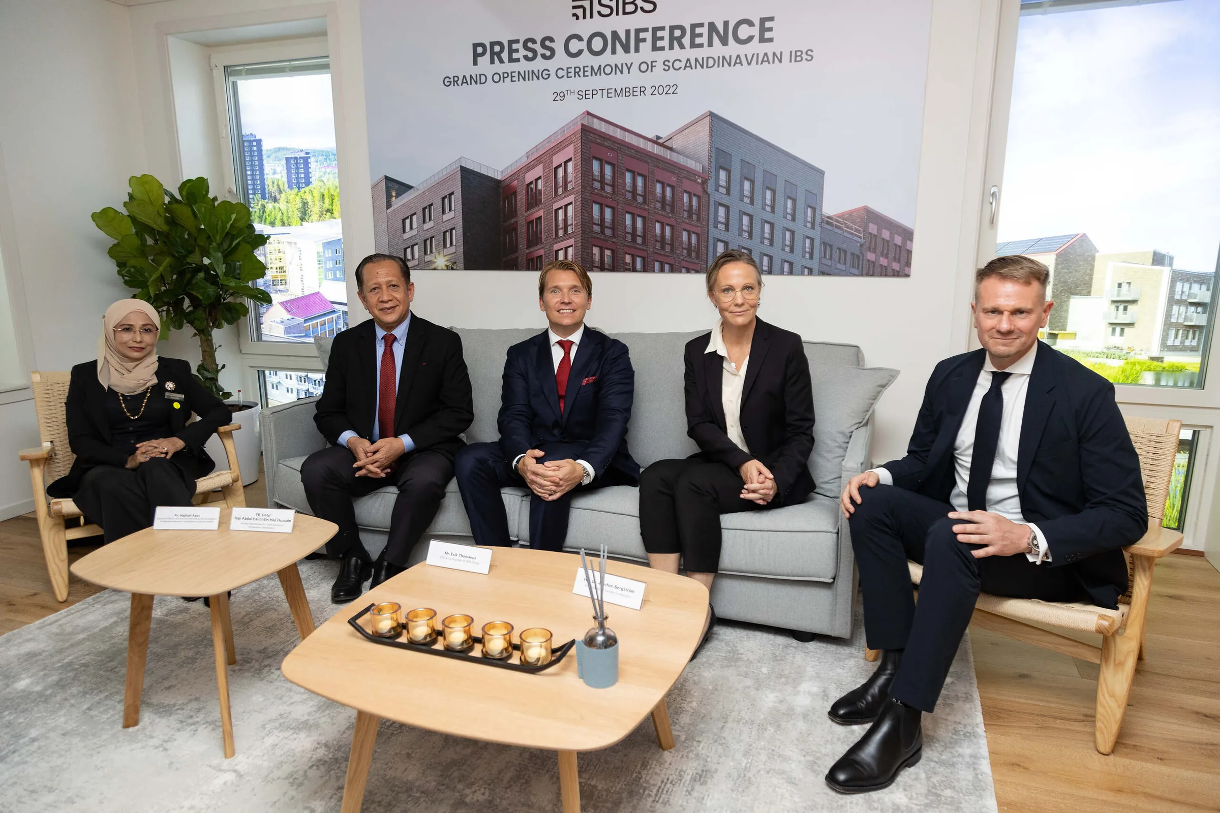 SIBS Group CEO Erik Thomaeus at the opening press conference with Penang state exco Datuk Abdul Halim Hussain, MIDA executive director Najihah Abas and Swedish Ambassador Dr Joachim Bergström, seated in a show apartment built from the plant’s own modules. Photo: SIBS